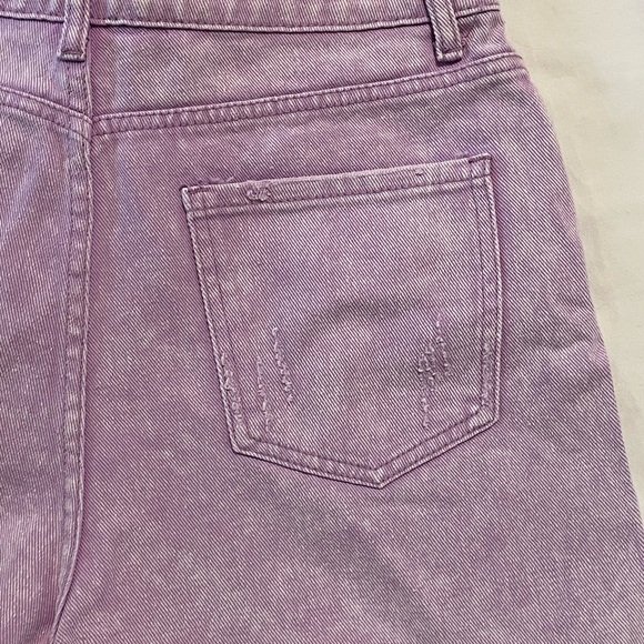 Distressed hi rise jean shorts Jrs button fly 4” inseam - Picture 4 of 9